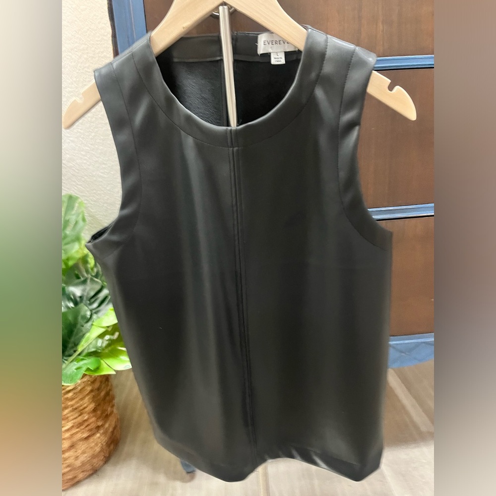 EVEREVE Ava Faux Leather Black Vest Tank Size Large
